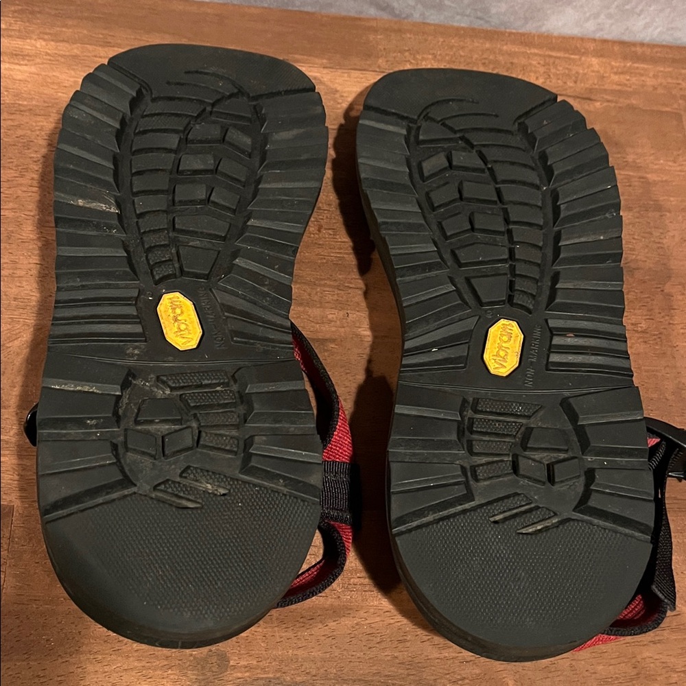 Chaco Red and Black Strappy Sandals women’s size 12 / men’s 10 - Picture 5 of 8